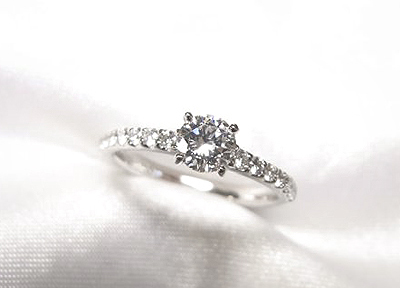 ヒゲ&ガオ様　エンゲージリングリング"